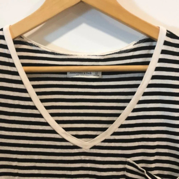 Abercrombie  & Finch Striped basic Tshirt XS - Picture 3 of 6